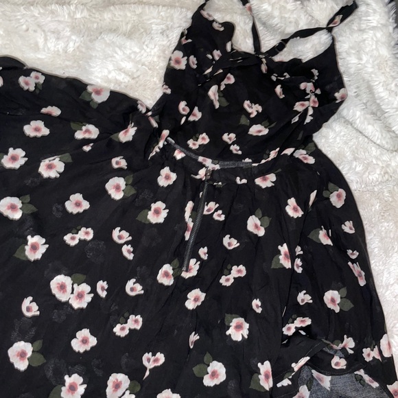 EMPYRE dress (open back)💜💜 - Picture 3 of 5